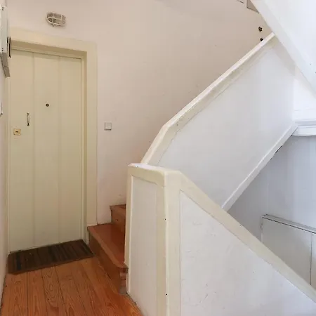 Charming And Stylish Downtown In Xix Century Building アパート *