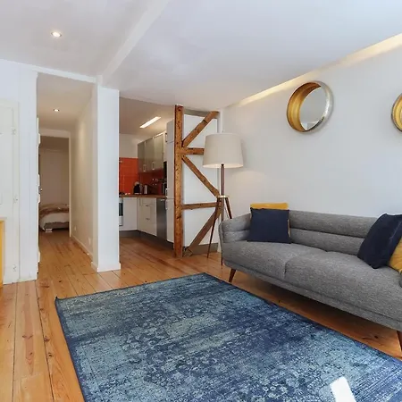 アパート Charming And Stylish Downtown In Xix Century Building