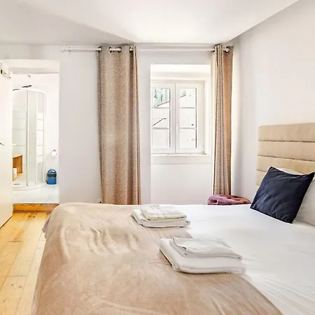 Charming And Stylish Downtown In Xix Century Building * 리스본
