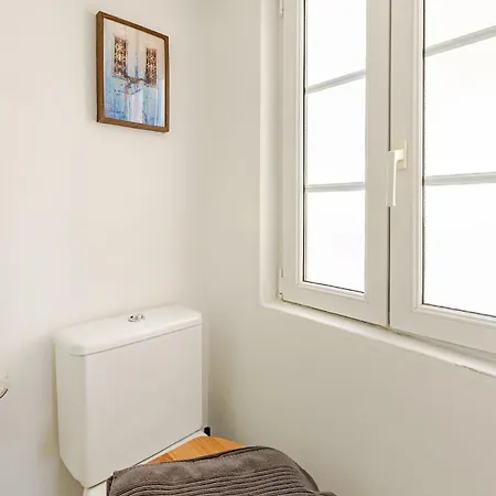 아파트 Charming And Stylish Downtown In Xix Century Building