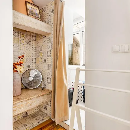 Charming And Stylish Downtown In Xix Century Building * 리스본