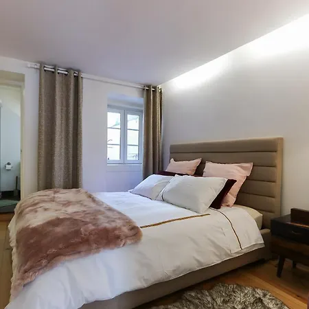 아파트 Charming And Stylish Downtown In Xix Century Building *