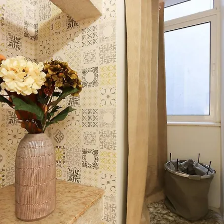아파트 Charming And Stylish Downtown In Xix Century Building *