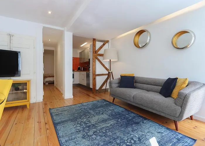 شقة Charming And Stylish Downtown In Xix Century Building