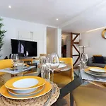 Charming And Stylish Downtown In Xix Century Building Apartamento *