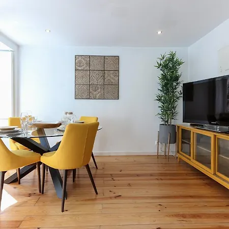 Charming And Stylish Downtown In Xix Century Building Apartment Lissabon