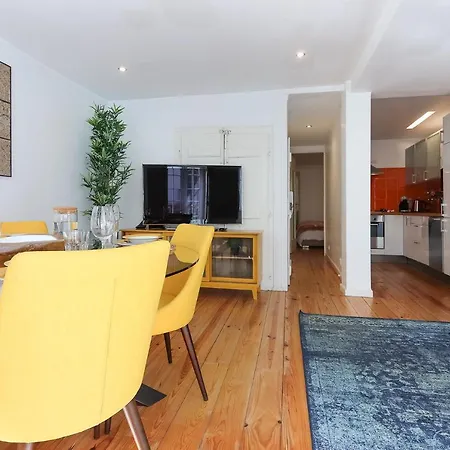 דירה Charming And Stylish Downtown In Xix Century Building