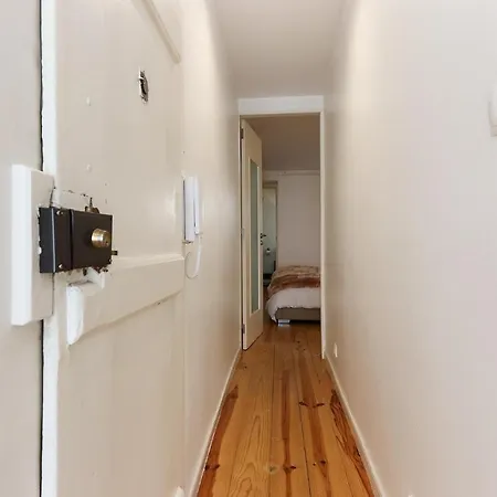 Charming And Stylish Downtown In Xix Century Building ליסבון